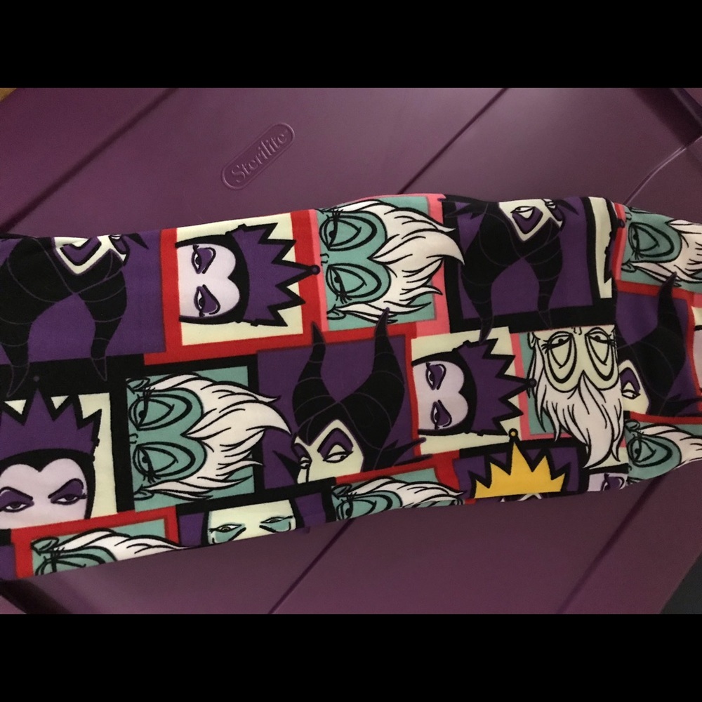 BNWOT LuLaRoe os evil queens Ursula leggings